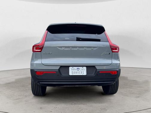 2026 Volvo XC40 B5 Plus