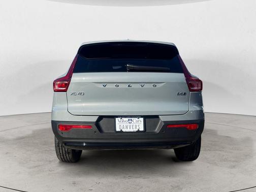 2026 Volvo XC40 B5 Plus