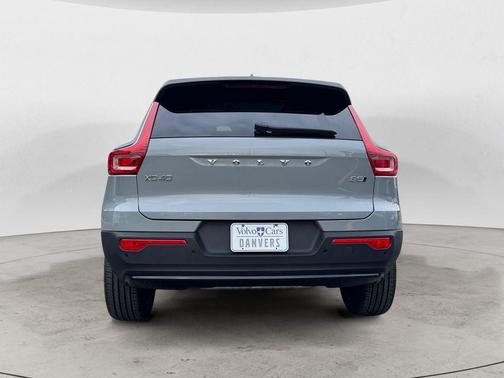 2026 Volvo XC40 B5 Plus