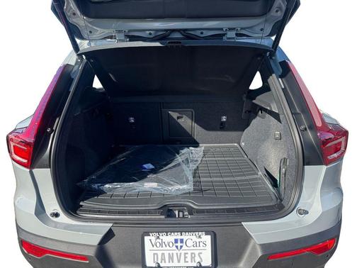 2026 Volvo XC40 B5 Plus