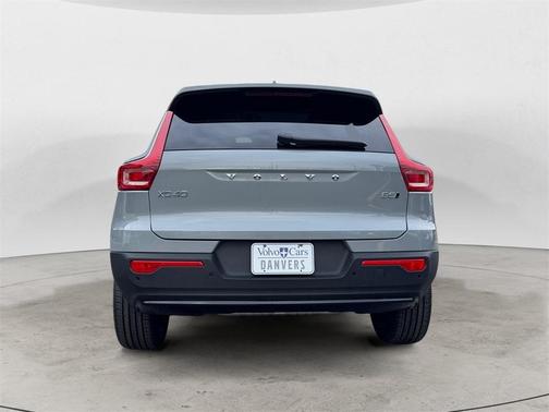 2026 Volvo XC40 B5 Plus