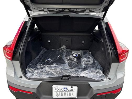 2026 Volvo XC40 B5 Plus