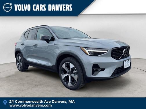 2026 Volvo XC40 B5 Plus