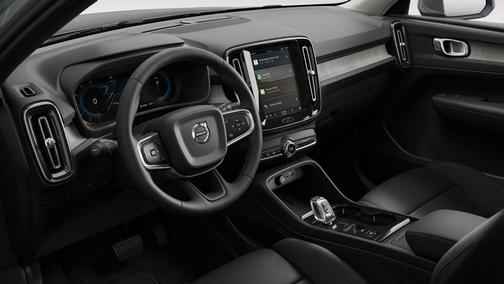 2024 Volvo XC40 B5 Plus Bright Theme