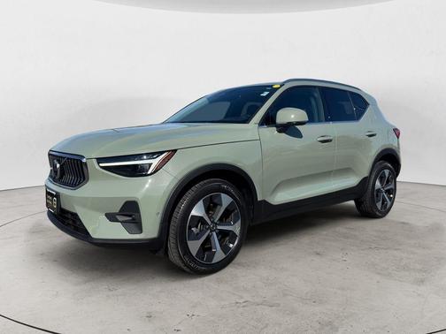 Sage Green Metallic 2024 Volvo XC40 B5 Plus Bright Theme