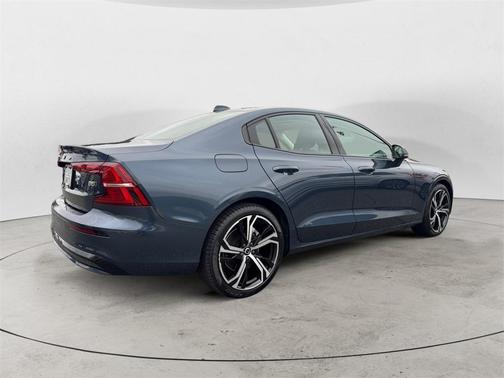 2025 Volvo S60 B5 Core