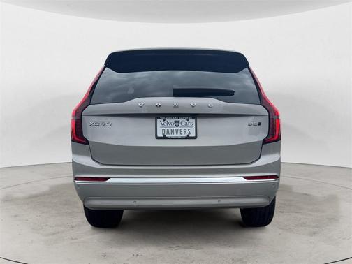 2025 Volvo XC90 B5 Core