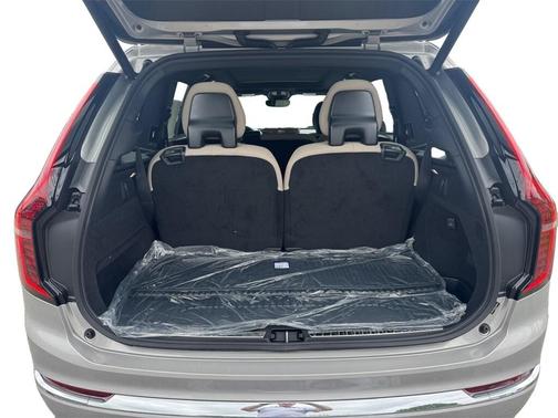 2025 Volvo XC90 B5 Core