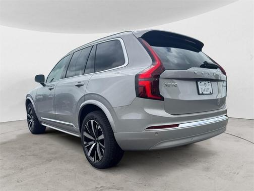 2025 Volvo XC90 B5 Core