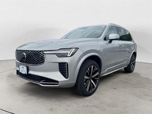 2025 Volvo XC90 B5 Core