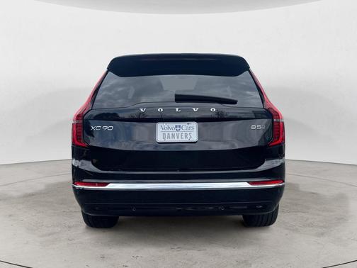 Onyx Black Metallic 2025 Volvo XC90 B5 Plus