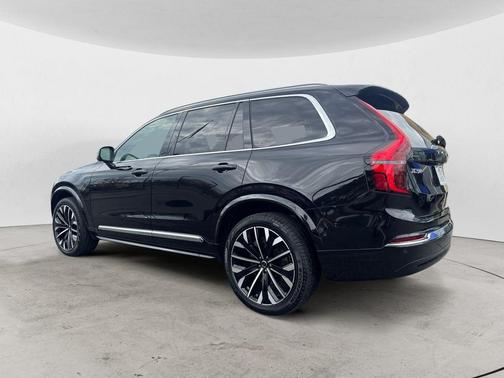 Onyx Black Metallic 2025 Volvo XC90 B5 Plus