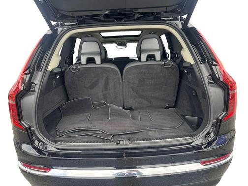 Onyx Black Metallic 2025 Volvo XC90 B5 Plus
