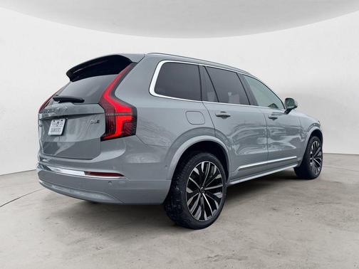 2026 Volvo XC90 B6 Ultra 7-Seater