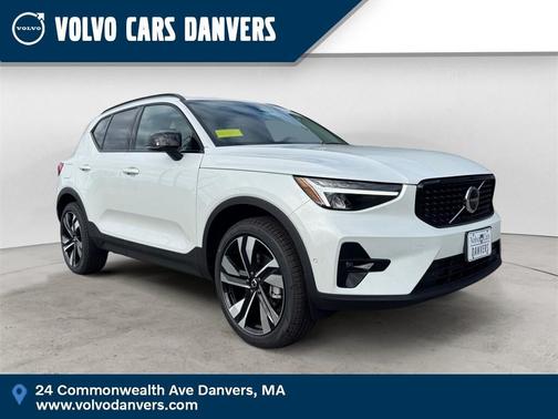 2026 Volvo XC40 B5 Plus