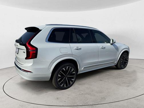 2026 Volvo XC90 B5 Plus 7-Seater
