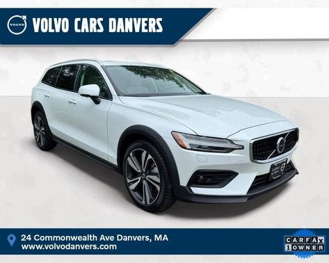 2024 Volvo V60 Cross Country B5 Plus