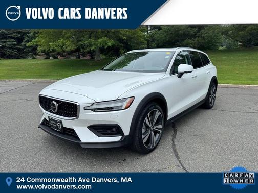 2024 Volvo V60 Cross Country B5 Plus
