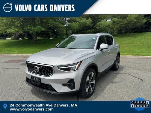 2023 Volvo XC40 B5 Plus Bright Theme