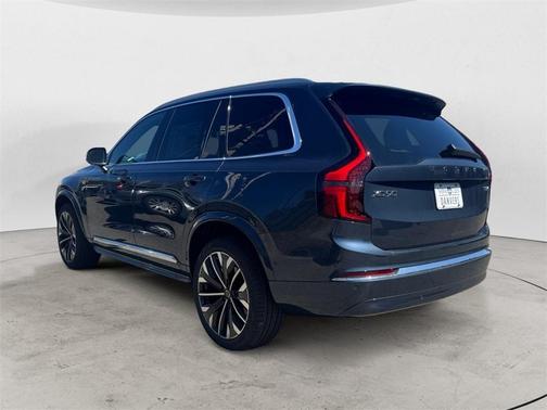 2025 Volvo XC90 Plug-In Hybrid T8 Plus 7-Seater
