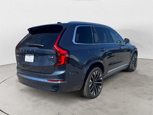 2025 Volvo XC90 Plug-In Hybrid T8 Plus 7-Seater