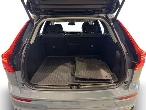 Gray Metallic 2023 Volvo XC60 B5 Plus Dark Theme