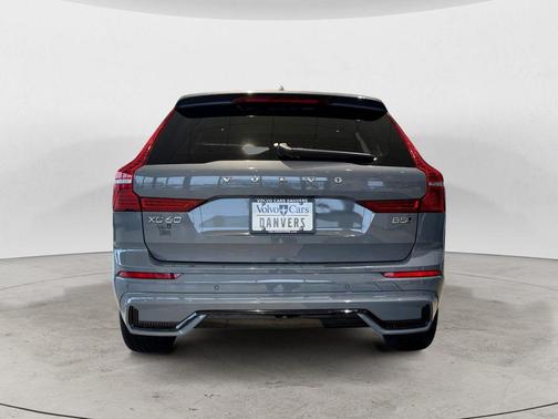Gray Metallic 2023 Volvo XC60 B5 Plus Dark Theme