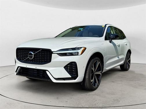 2025 Volvo XC60 Plug-In Hybrid T8 Ultra