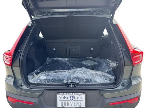 2026 Volvo XC40 B5 Core