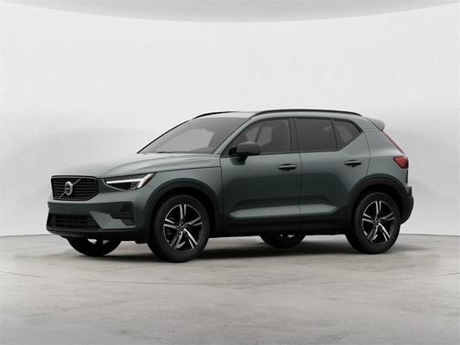 2026 Volvo XC40 B5 Core