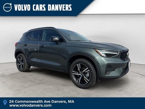 2026 Volvo XC40 B5 Core