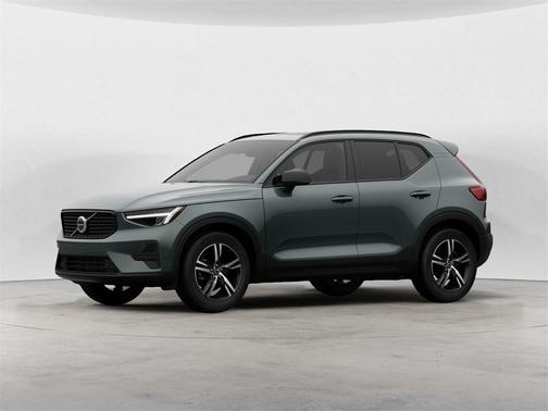 2026 Volvo XC40 B5 Core