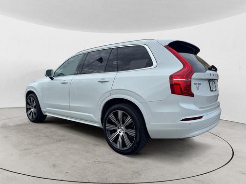 Crystal White Metallic 2023 Volvo XC90 B5 Core