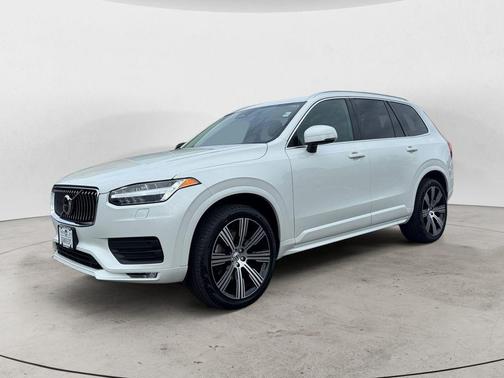 Crystal White Metallic 2023 Volvo XC90 B5 Core