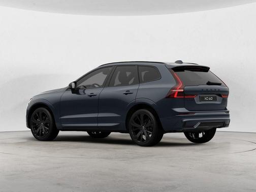 2026 Volvo XC60 B5 Ultra Black Edition