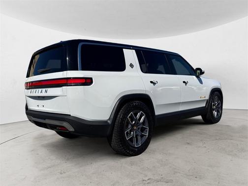 2023 Rivian R1S Adventure Quad Motor Large Pack