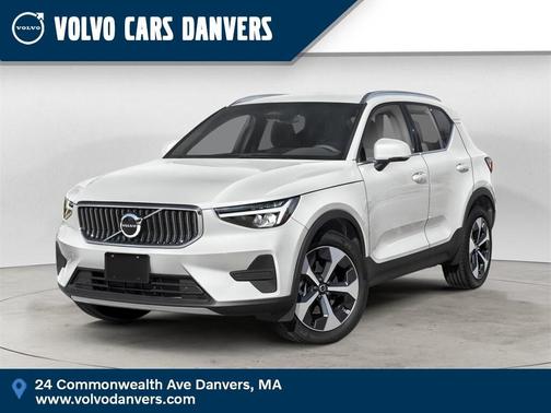 2025 Volvo XC40 B5 Plus Bright Theme
