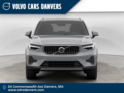 2025 Volvo XC40 B5 Core Bright Theme