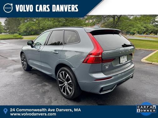 2023 Volvo XC60 B5 Plus Dark Theme