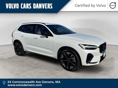 Crystal White Metallic 2026 Volvo XC60 B5 Plus