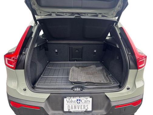 Sage Green Metallic 2023 Volvo XC40 B5 Plus Dark Theme