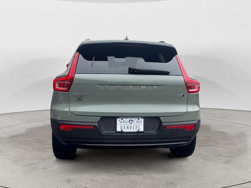 Sage Green Metallic 2023 Volvo XC40 B5 Plus Dark Theme
