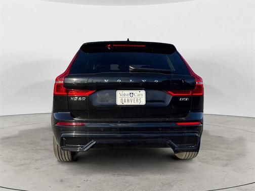 2025 Volvo XC60 B5 Core