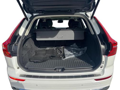 2022 Volvo XC60 B5 Inscription