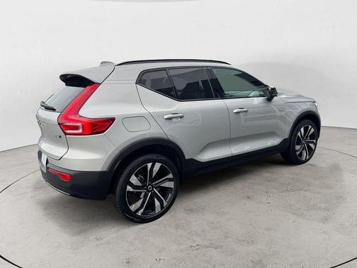Silver 2023 Volvo XC40 B5 Plus Dark Theme