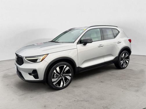 Silver 2023 Volvo XC40 B5 Plus Dark Theme