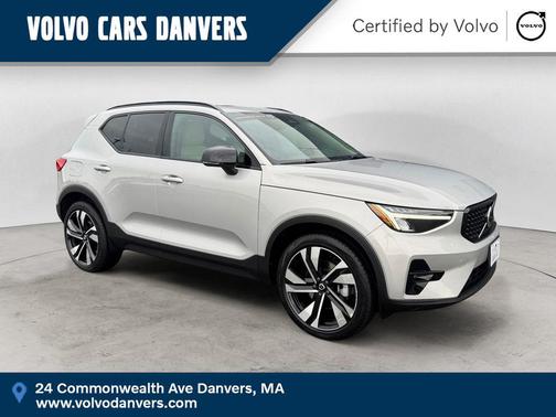 Silver 2023 Volvo XC40 B5 Plus Dark Theme