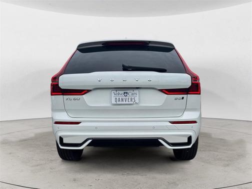 2026 Volvo XC60 B5 Plus