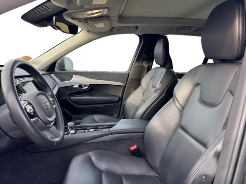 2024 Volvo XC90 B5 Core Bright Theme