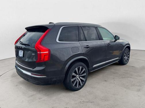 2024 Volvo XC90 B5 Core Bright Theme